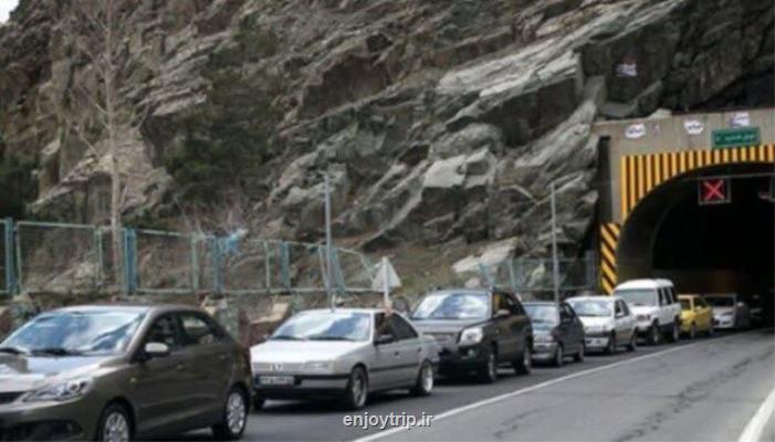 جاده چالوس و بزرگراه تهران - شمال فردا به سمت تهران یکطرفه می شود