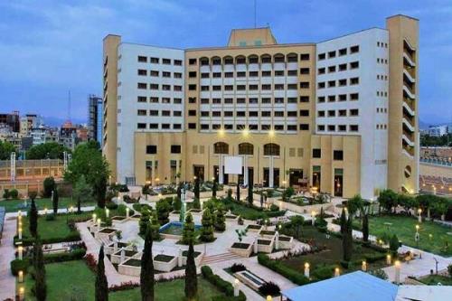 راه اندازی هتل های بیشتر در مشهد توجیه اقتصادی ندارد