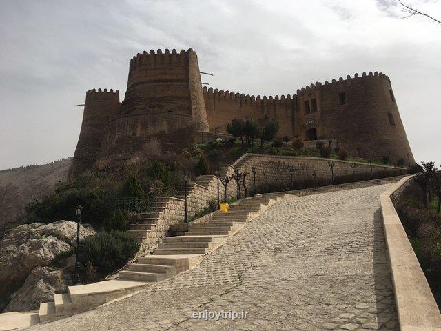 11 مغازه اطراف قلعه فلک الافلاک باید تملک شوند