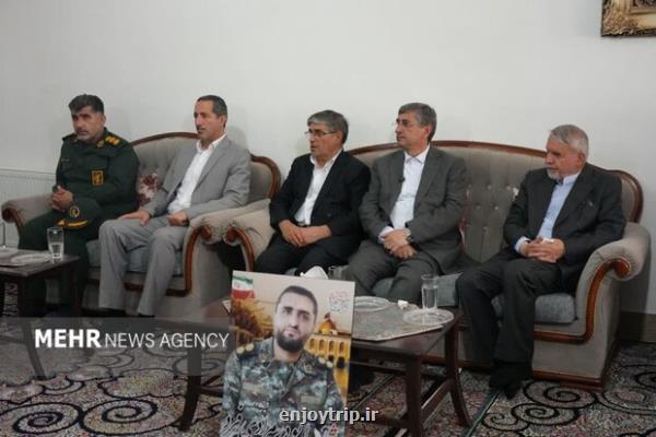 دیدار وزیر میراث فرهنگی با خانواده شهید ابوذر مرادی