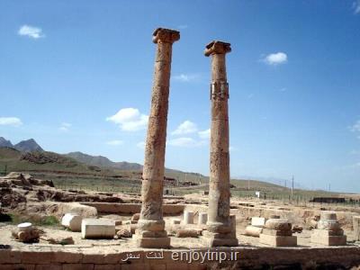 معبد خورهه ستون هایی به سمت خورشید